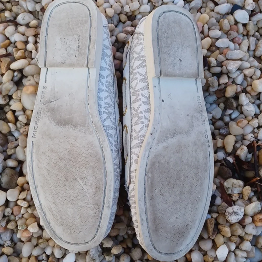 Michael Kors Blair Moc vanilla loafers, sz 6M. - Picture 4 of 5